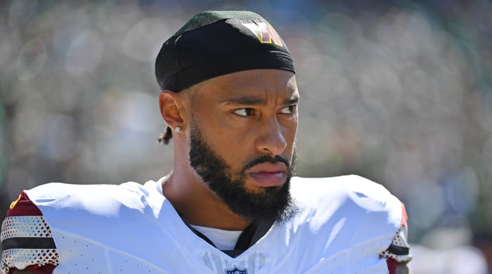Commanders defensive end Montez Sweat (90) on the field against the Eagles at Lincoln Financial Field.